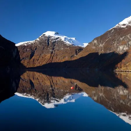 Kompleks wypoczynkowy Geirangerfjorden Feriesenter Geiranger