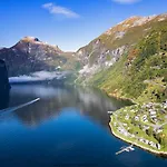 Geirangerfjorden Feriesenter גרינגר