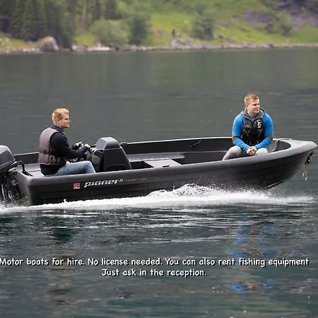 Geirangerfjorden Feriesenter ホリデーパーク ガイランゲル